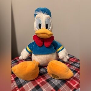 Disney’s plush Donald with Vibrant Yellow Hue